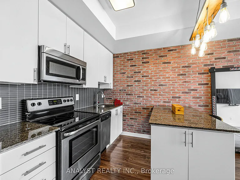 260 Sackville St #504 — Photo 14
