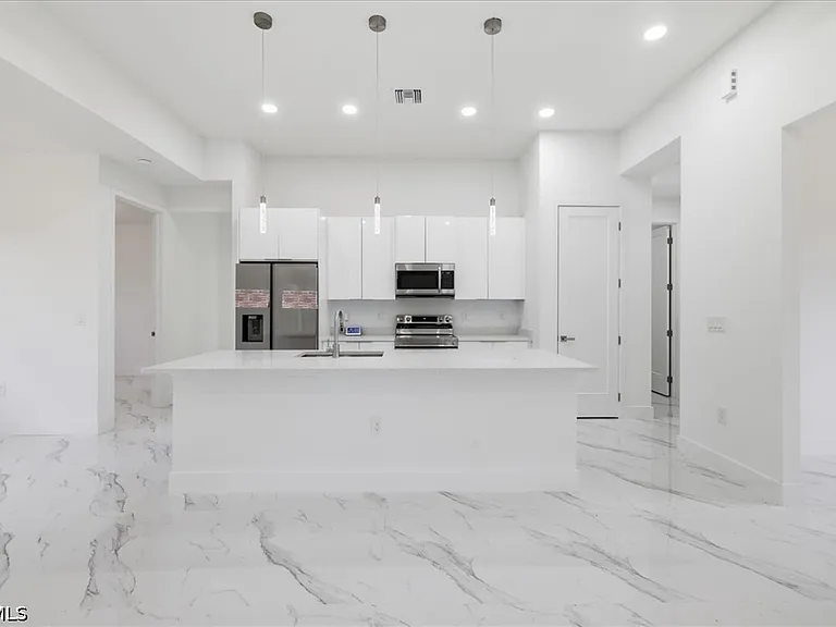 1436 Graham Cir — Photo 14