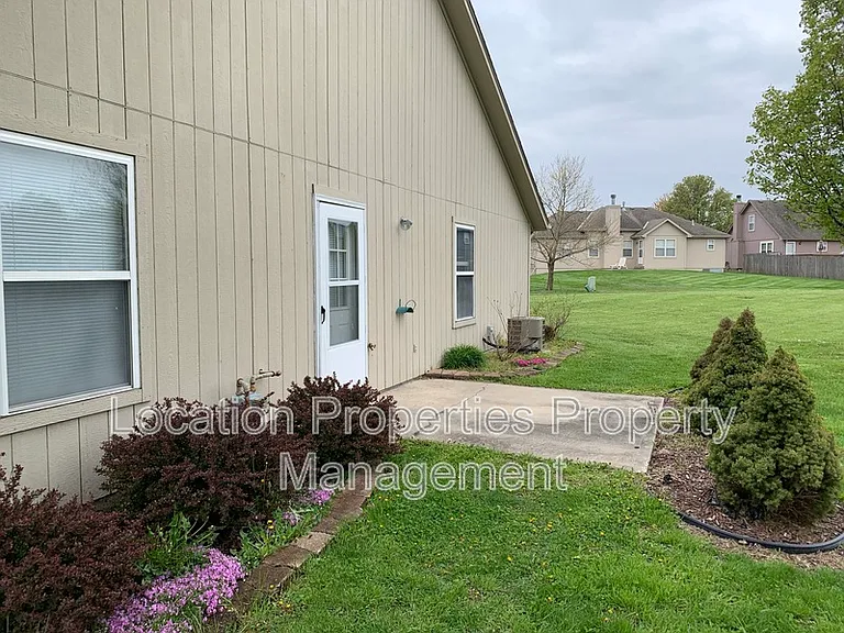 318 Creekside Ct #1 — Photo 7