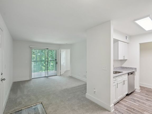 3rd image of 1850 Graves Rd #121