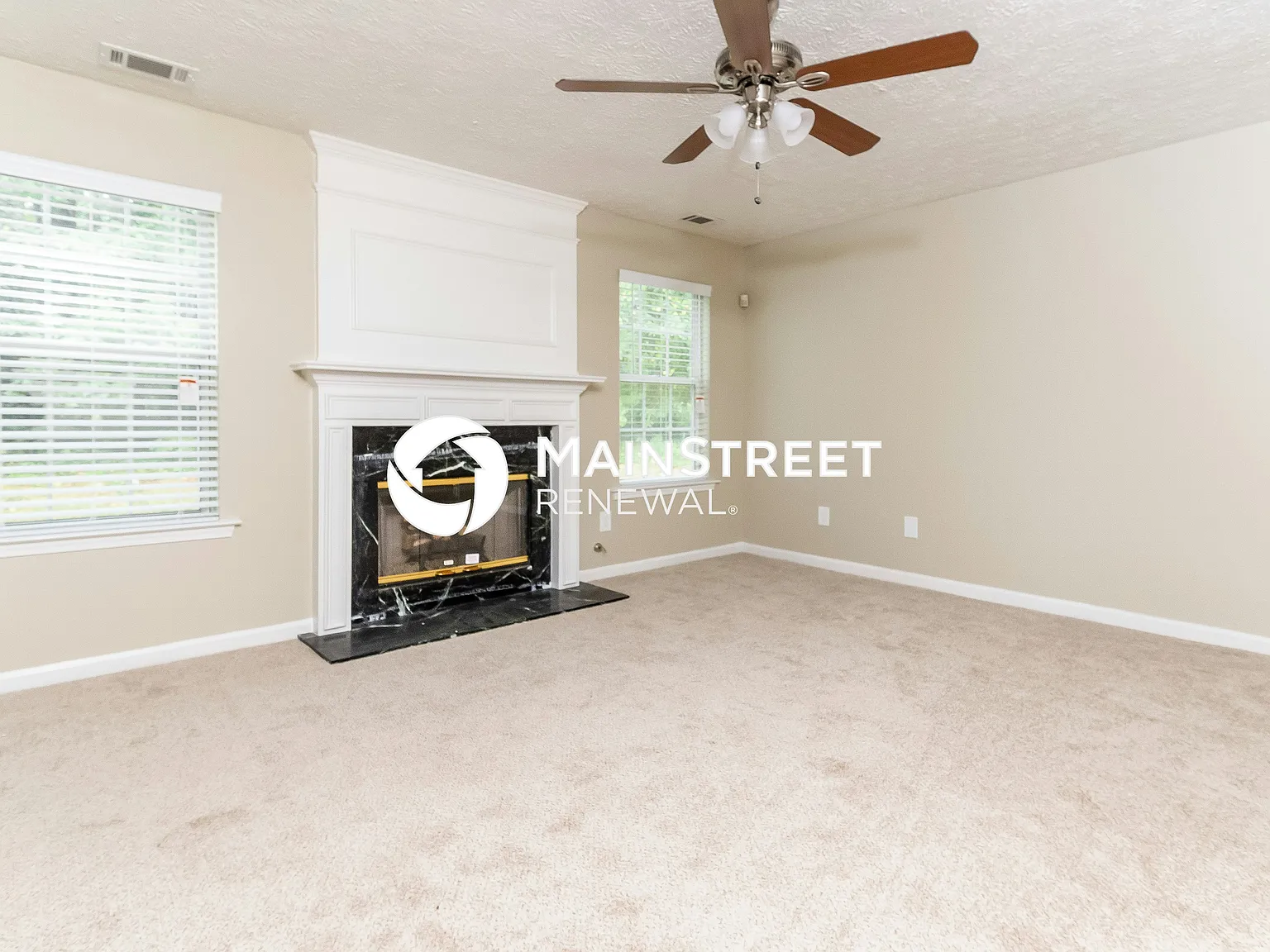 1496 Paladin Ct — Photo 2