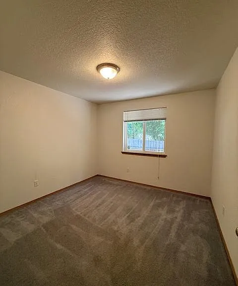 18748 Rampart Dr SE — Photo 18