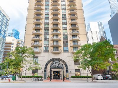70 W Huron St APT 1304, Chicago, IL, 60654