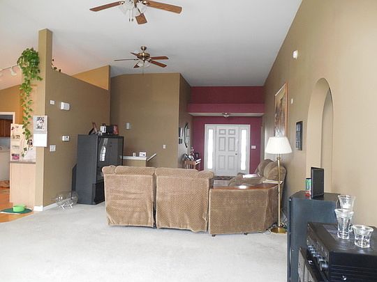 3rd image of 2983 Foxmoor Dr