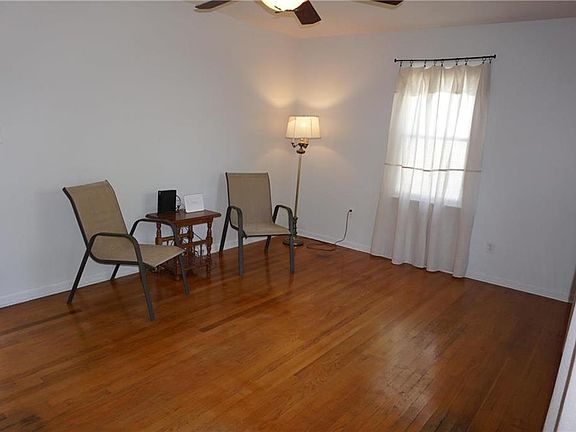 3rd image of 610 S Hardy Ave