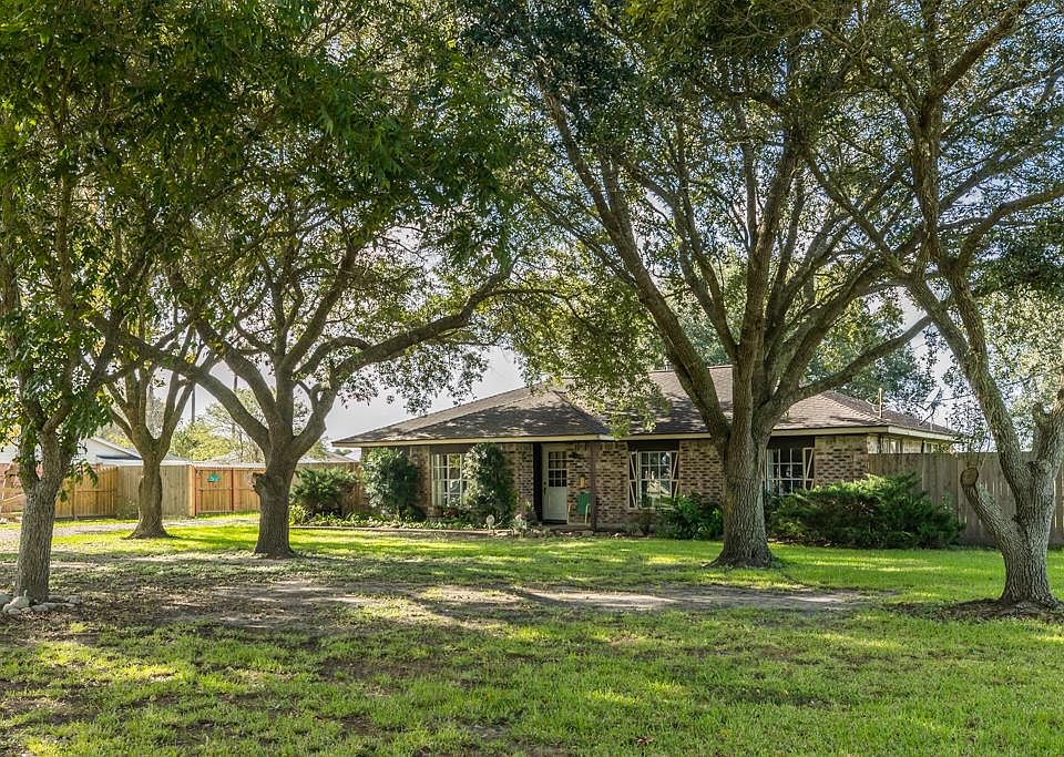 1st image of 5026 Wickwillow Ln