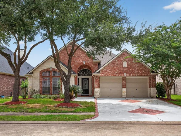 14326 Manorbier Ln, Sugar Land, TX 77498