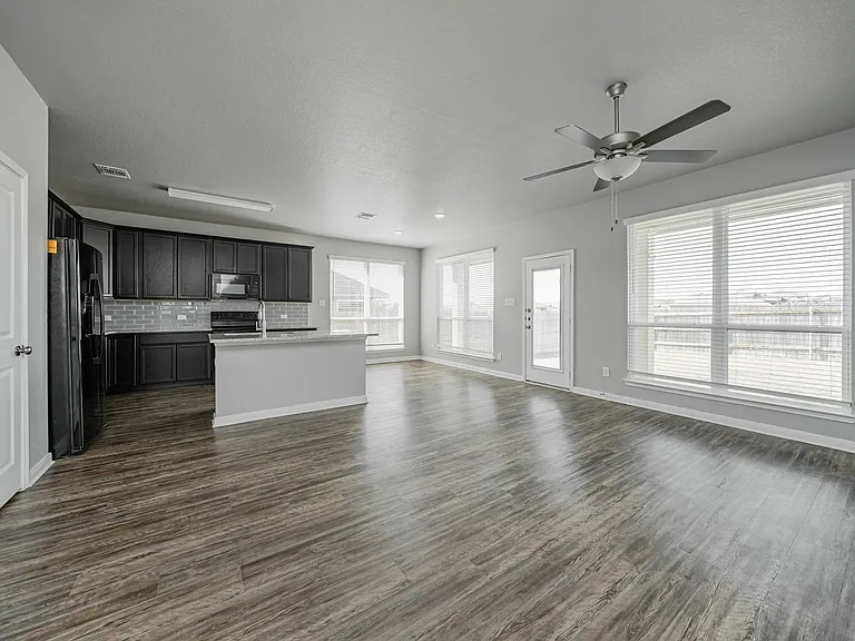 8227 Blue Field Dr — Photo 4