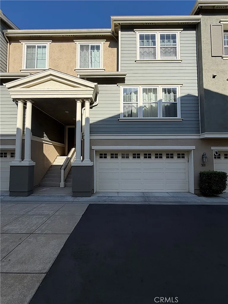 3 bed, 1950 sqft, $4,500 — Photo 2