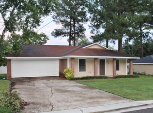 404 N Foster Dr, Tupelo, MS 38801