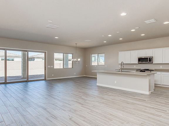 5th image of 8556 W Midway Ave