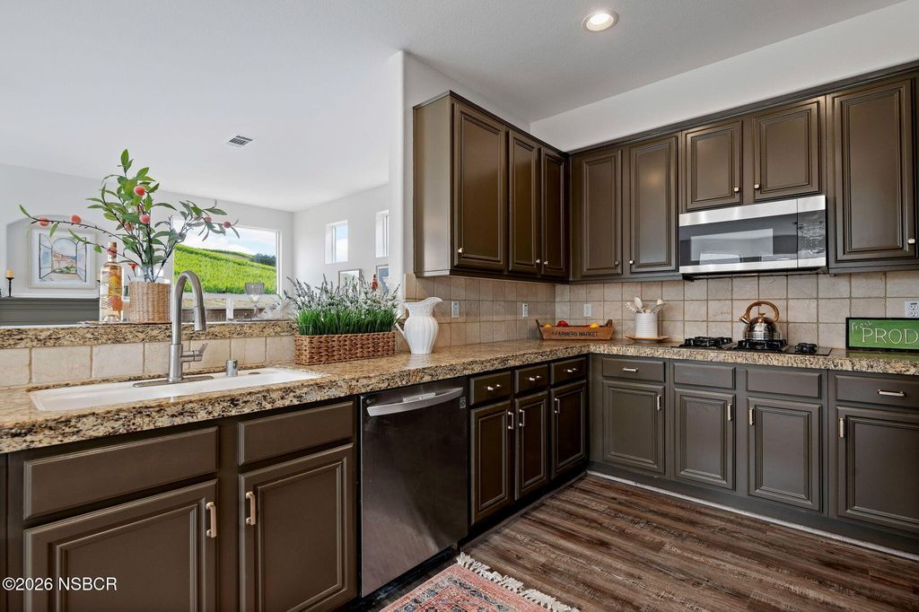 9 Chamiso Dr, Los Alamos, CA - View 5
