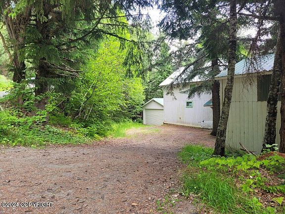 4th image of 939 E Oslund Dr