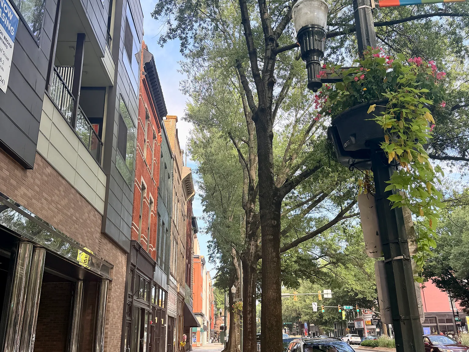 111 E Broad St — Photo 3