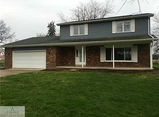 10798 Countryside Dr, Grand Ledge, MI 48837