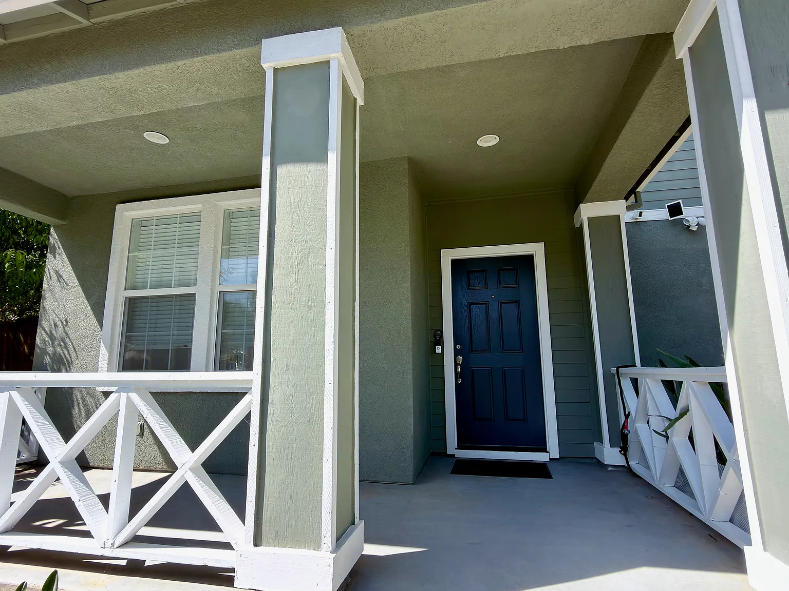 4 bed, 2013 sqft, $3,995 — Photo 2