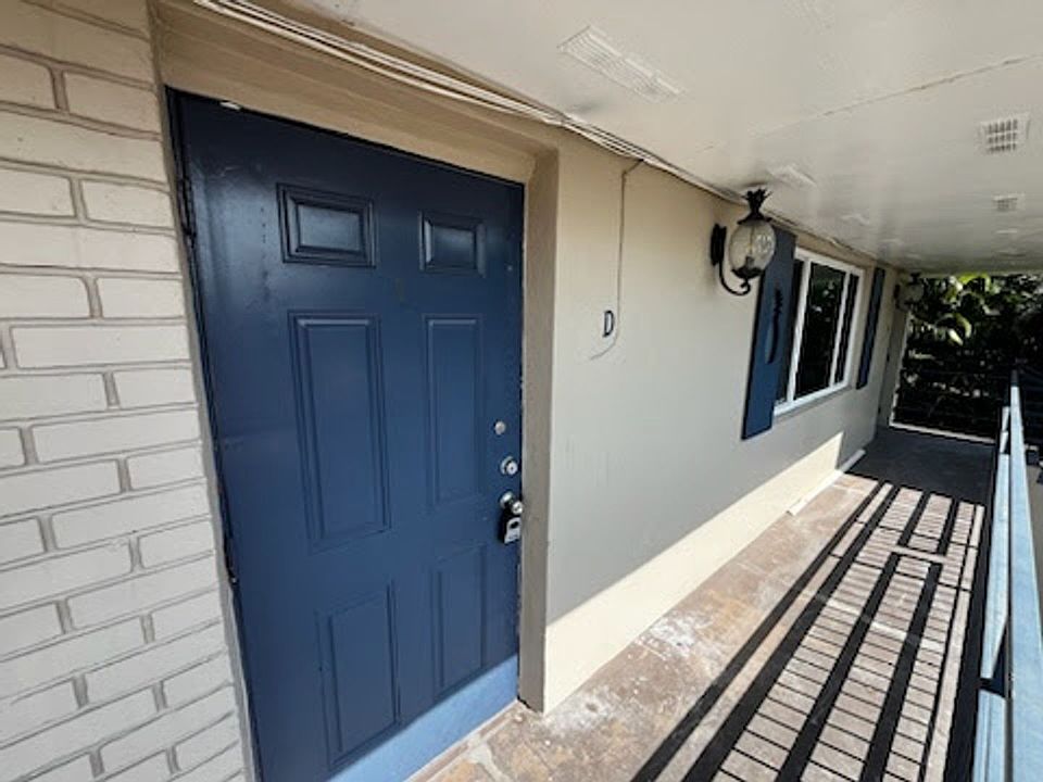1st image of 817 Lighthouse Dr APT D