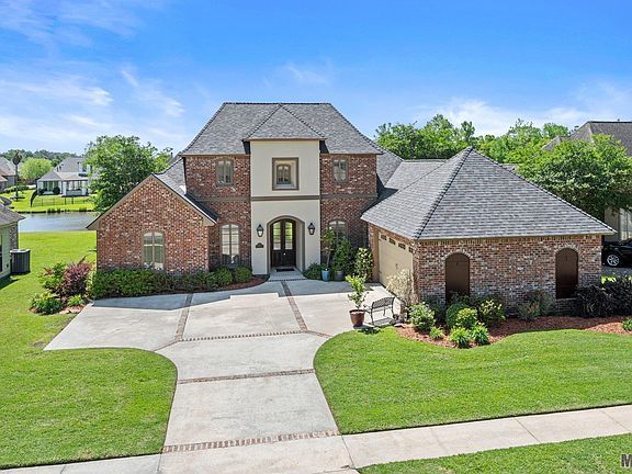 2nd image of 18605 Lake Harbor Ln