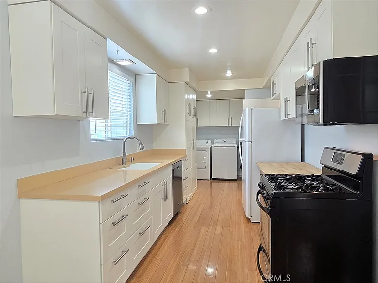 18717 Cranbrook Ave — Photo 5