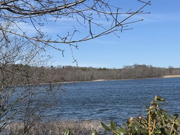 6 Abbey Ln, Taunton, MA 02780