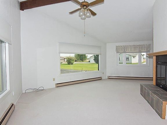 4th image of 2403 Foxglove Ct