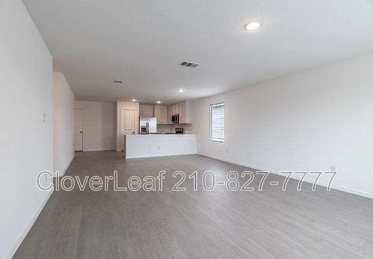 528 Wolf Crest Blvd — Photo 13
