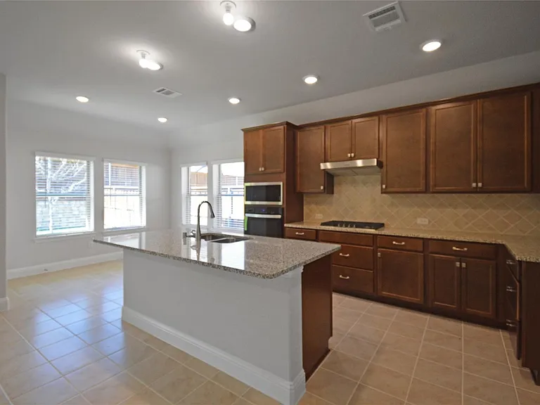 3808 Pennington Ave — Photo 5