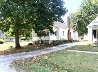 413 Elm St, Pana, IL 62557