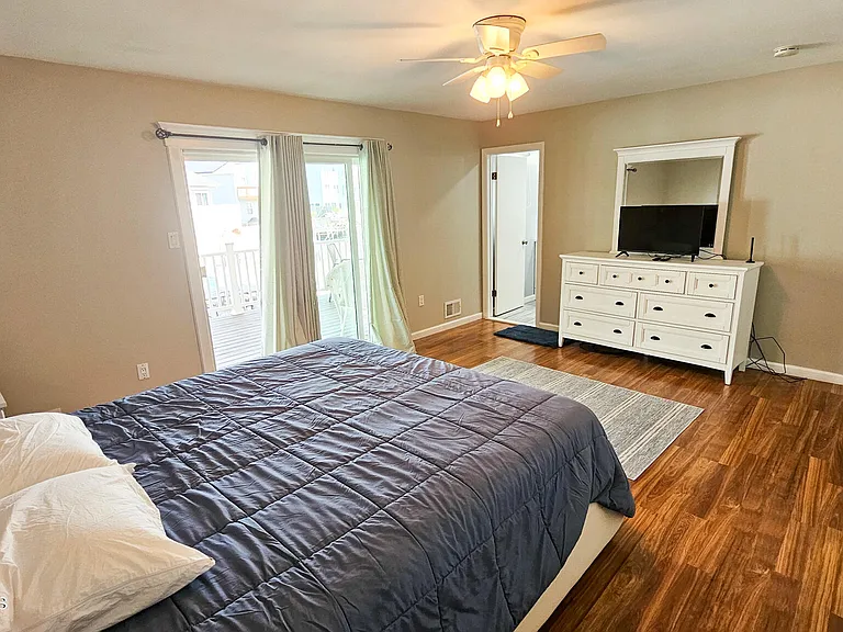702 Newell Ave — Photo 45