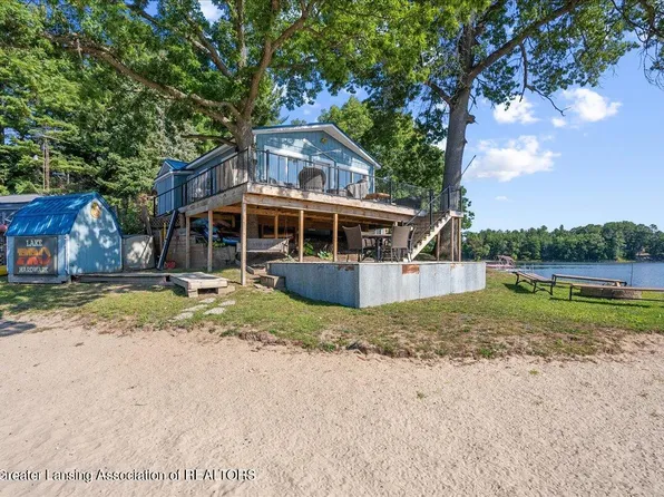 9527 Terry St, Lake, MI 48632