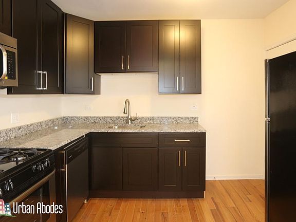 3rd image of 6207 N Ravenswood Avenue Ua Aua #Aua3