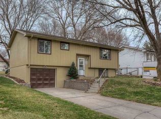 24 Redwood Ln, Yutan, NE 68073