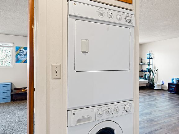 4th image of 595 S Fisher Ave APT 1-8