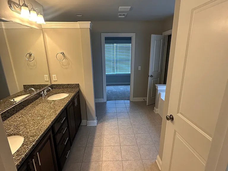 1185 Ashland Dr — Photo 16