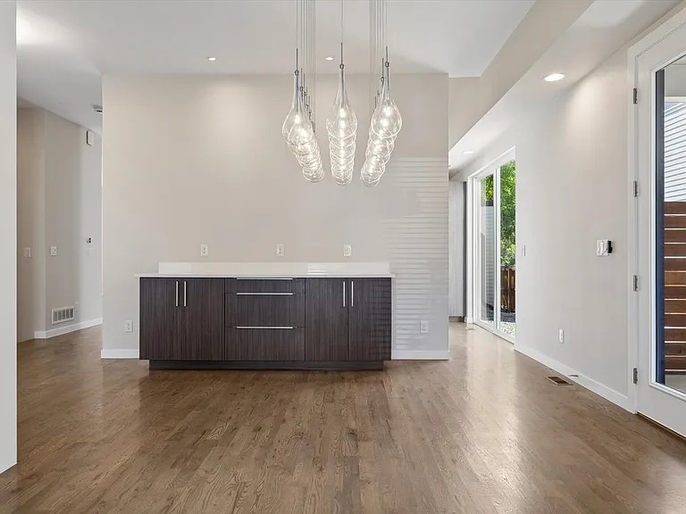 3215 S Dahlia St — Photo 8