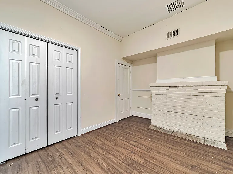 1233 W Cary St — Photo 14