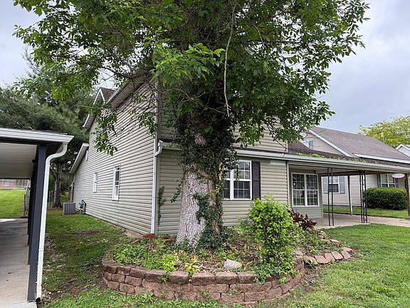 3rd image of 407 E 5th St