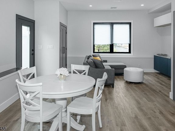 4th image of 22 Delawanna Ave #1