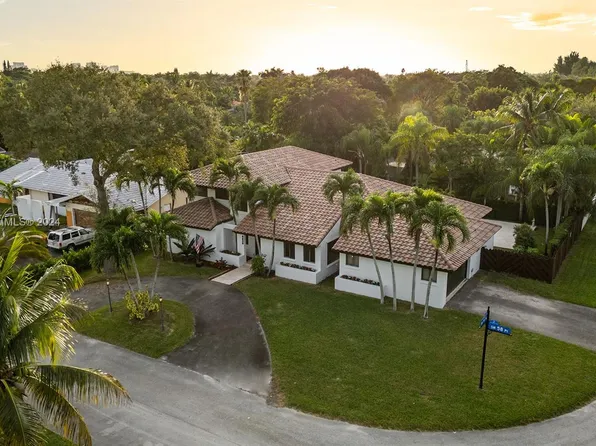 5620 SW 58th Pl, South Miami, FL 33143