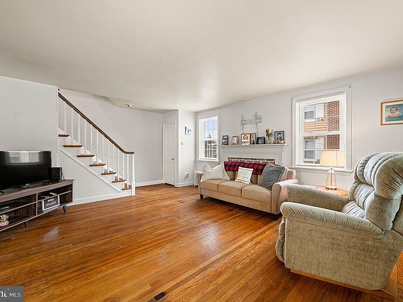4th image of 1415 Olive St