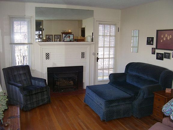 5th image of 901 Wheatland Ave