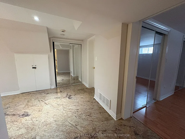93 Surrey Ave — Photo 19