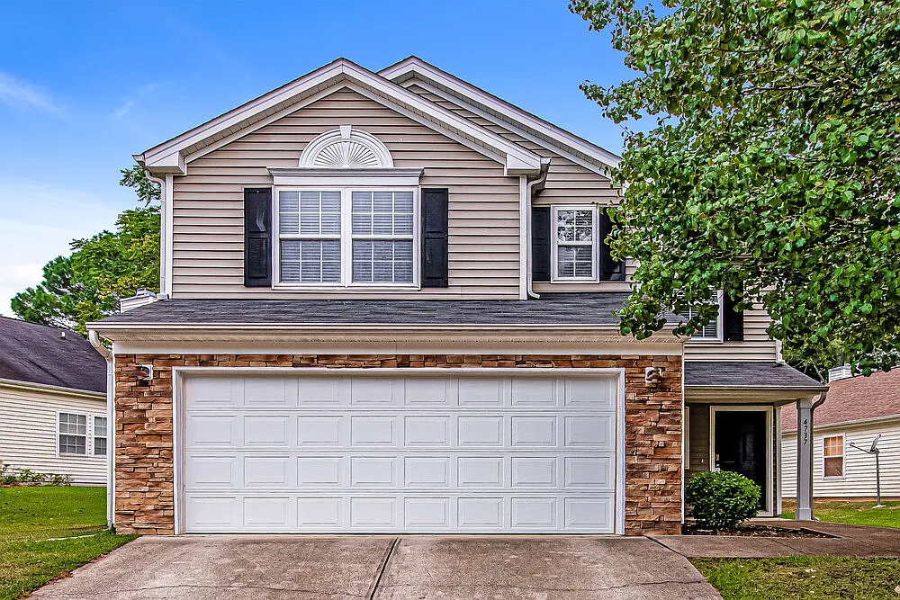 3 bed, 2.5 bath, 1500 sqft, $1,995 — Photo 1