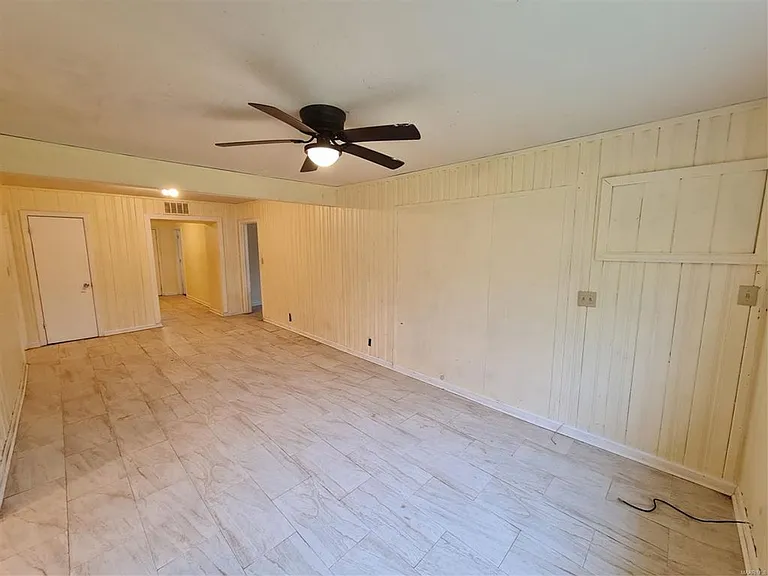 1220 Lynwood Dr — Photo 5