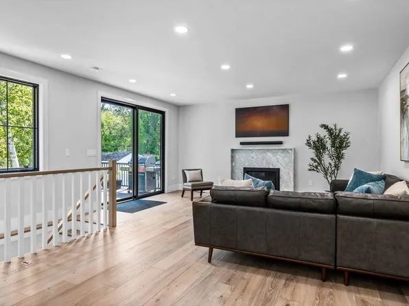 83 Winter St, Lexington, MA 02420