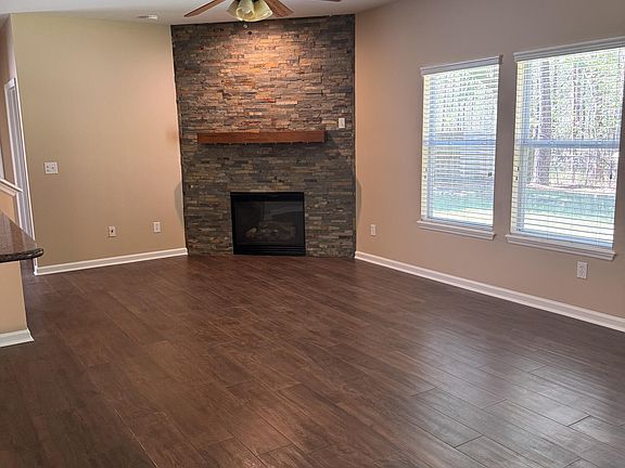 3rd image of 1335 IVYHEDGE Avenue