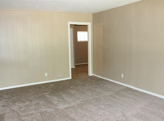 3rd image of 938 Deerwood Dr