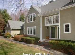 4 Chatsworth Rd, Granby, CT 06035