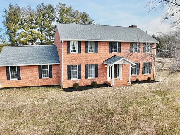 1000 Shawnee Trl, Troutville, VA 24175