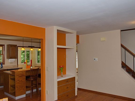 4th image of 226 Woodscape Dr